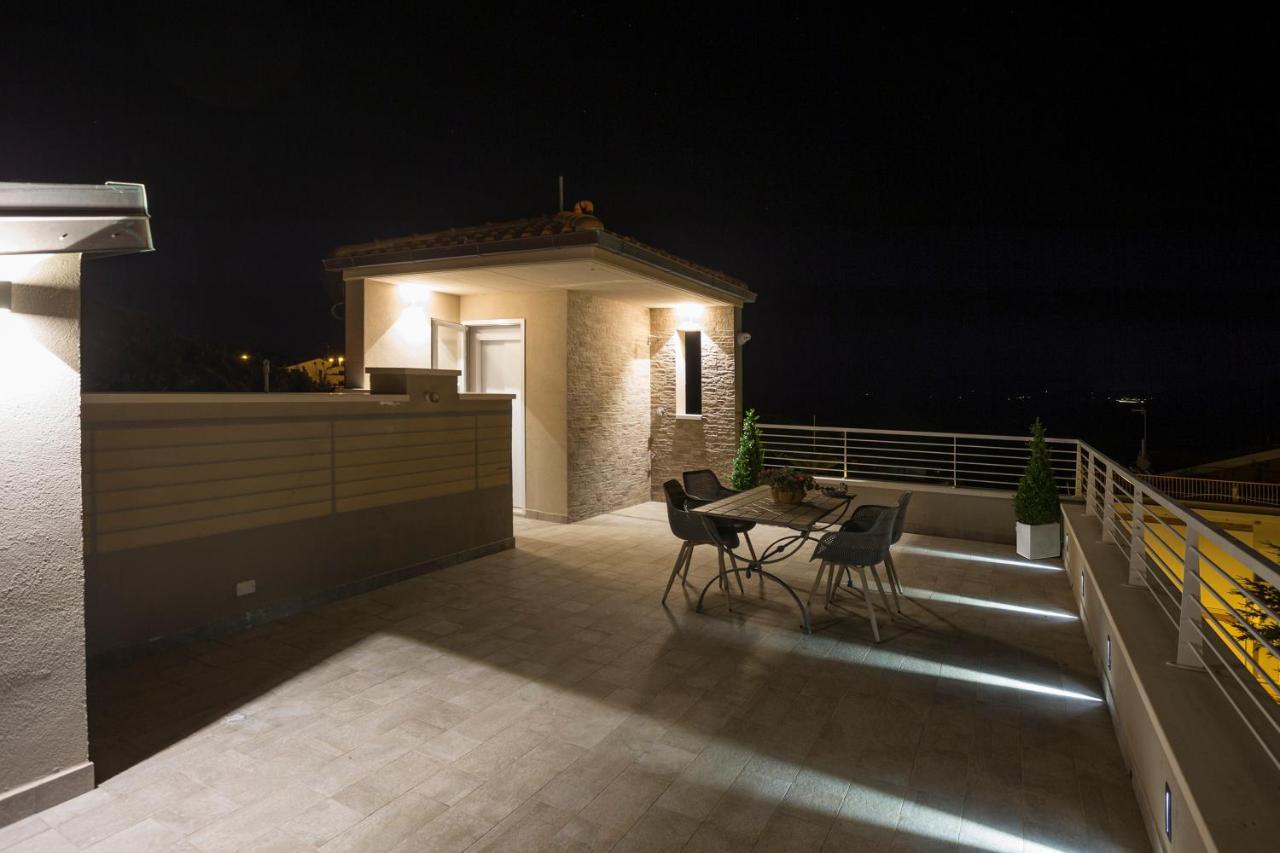 Prima Dell'Elba Family Apartments ปีออมบีโน ภายนอก รูปภาพ