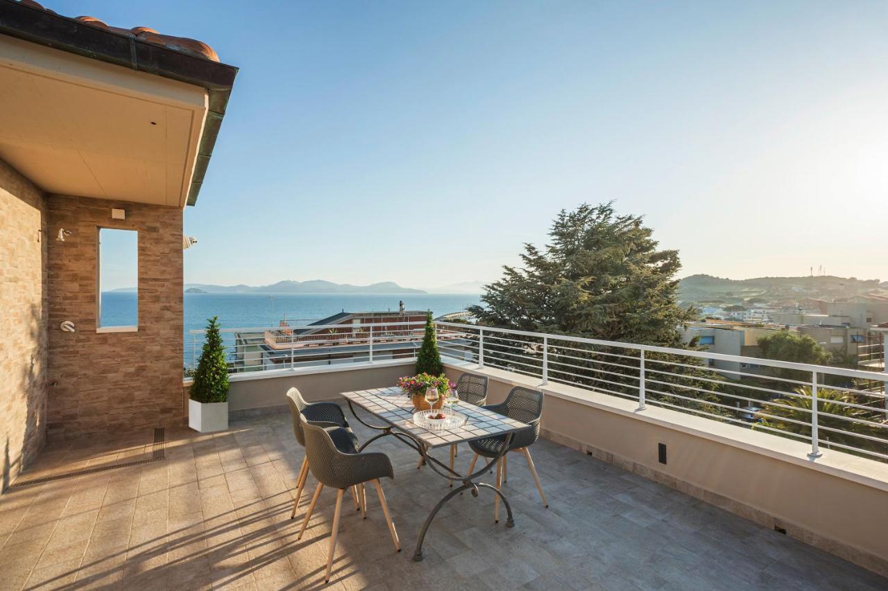 Prima Dell'Elba Family Apartments ปีออมบีโน ภายนอก รูปภาพ