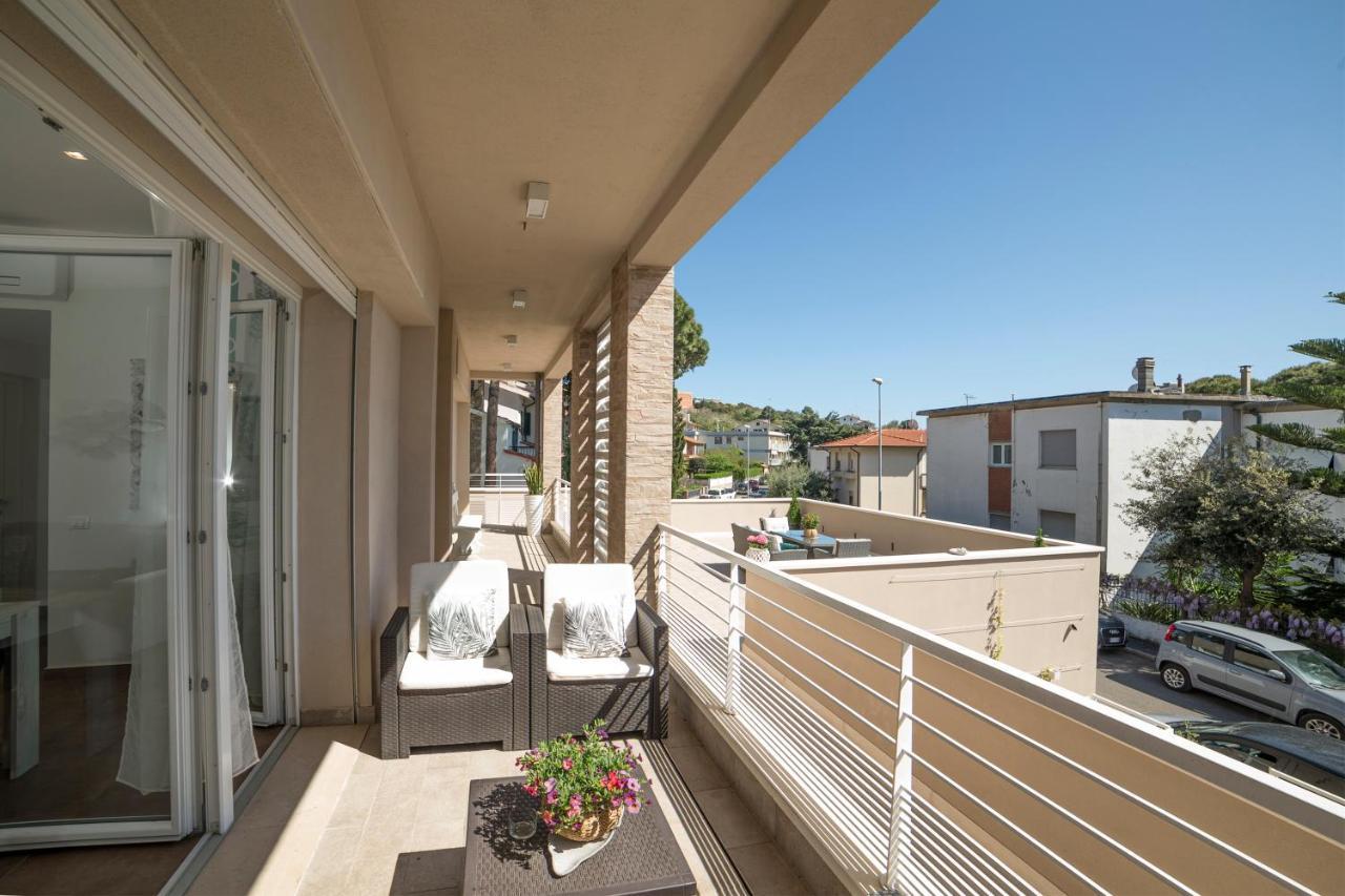 Prima Dell'Elba Family Apartments ปีออมบีโน ภายนอก รูปภาพ